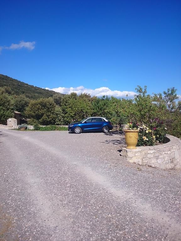 Mas De Courreges Hotel Saint-Hippolyte-du-Fort Luaran gambar