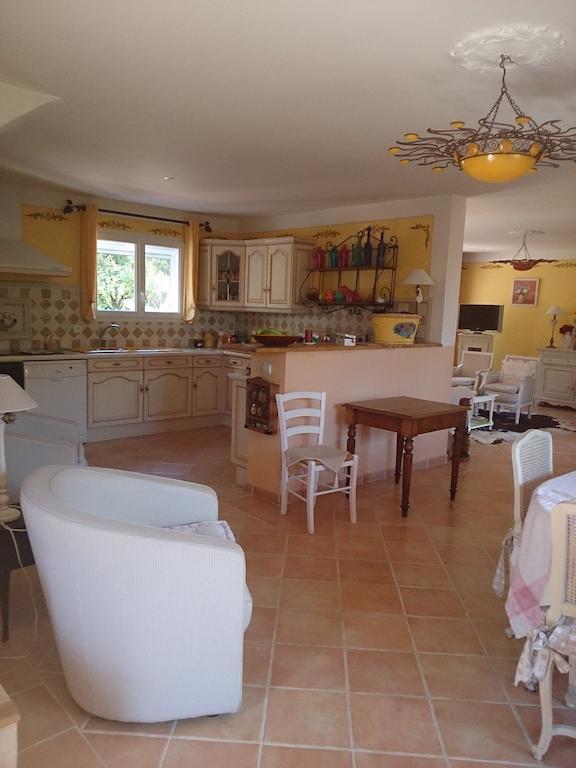 Mas De Courreges Hotel Saint-Hippolyte-du-Fort Luaran gambar