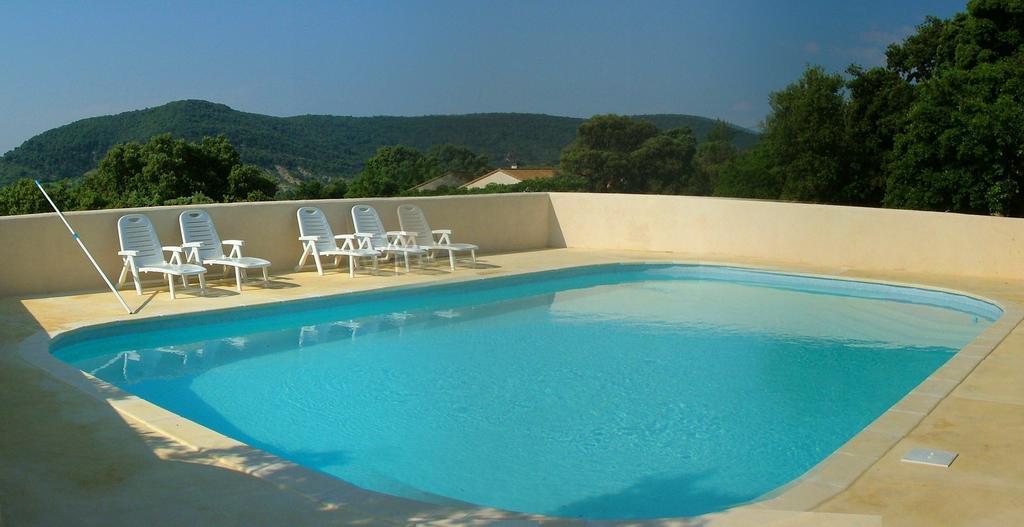 Mas De Courreges Hotel Saint-Hippolyte-du-Fort Luaran gambar